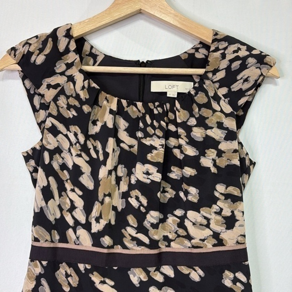 🥒 Loft black tan and gray organic print sleeveless scoop neck dress